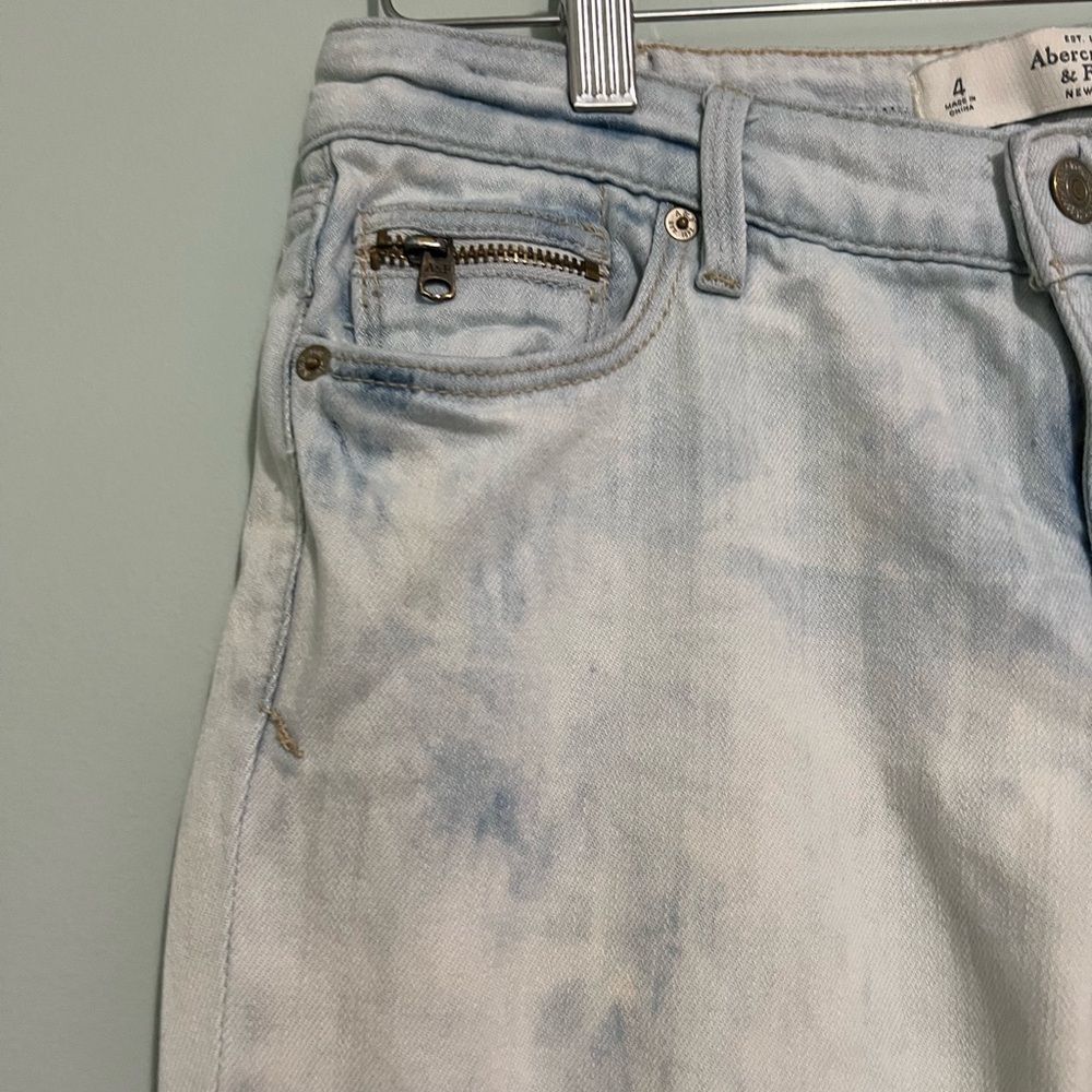 Women's Abercrombie & Fitch Perfect Stretch Jeans - Picture 4 of 6
